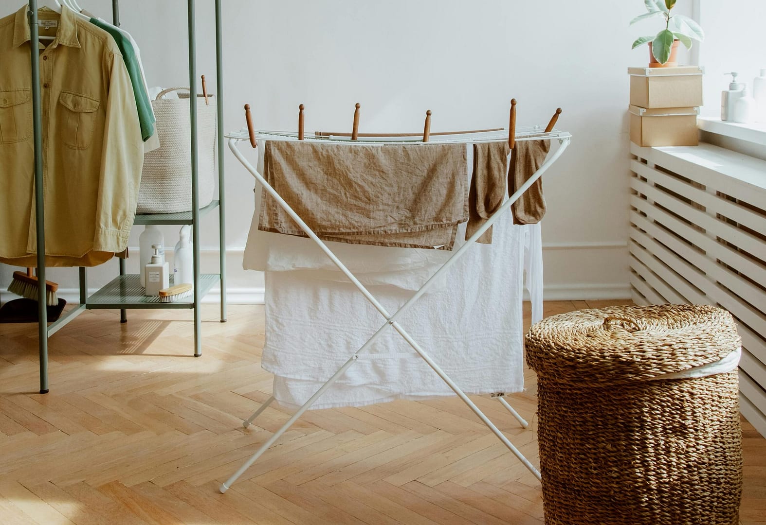 Suszenie ubrań: suszarka automatyczna czy tradycyjna?