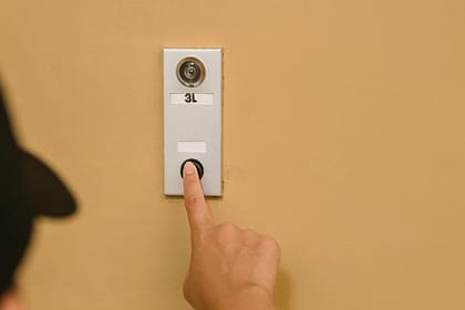 Nowoczesne domofony: jakie funkcje warto wybrać?